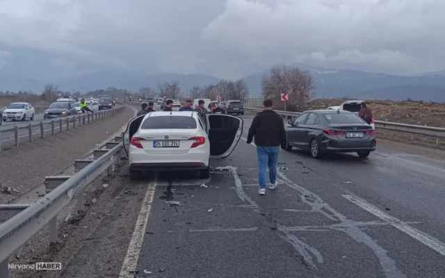 Karabük'te el freni çekilmeyen otomobilin karıştığı kazada 1 kişi yaşamını yitirdi
