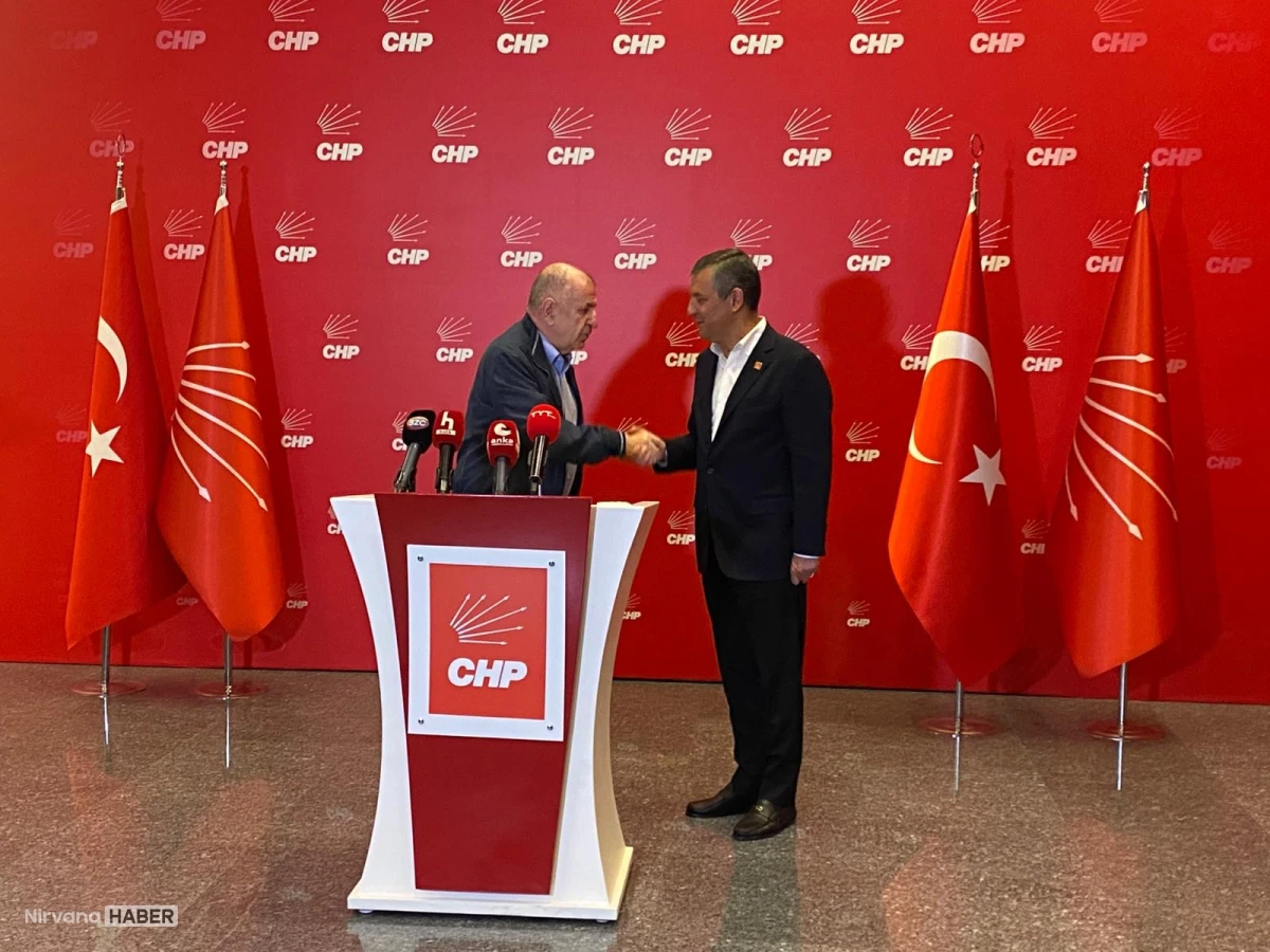 Ümit Özdağ'dan görevden uzaklaştırılan CHP Lideri Özgür Özel'e destek ziyareti