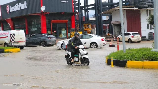 Hatay'da sağanak hayatı olumsuz etkiledi