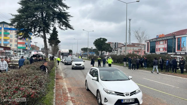 Samsun-Ordu yolunda kaza: Ambulans devrildi, kamyon yüklü fındıkla çarpıştı