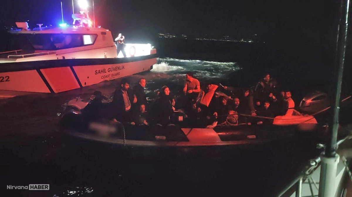 İzmir açıklarında 24 düzensiz göçmen yakalandı