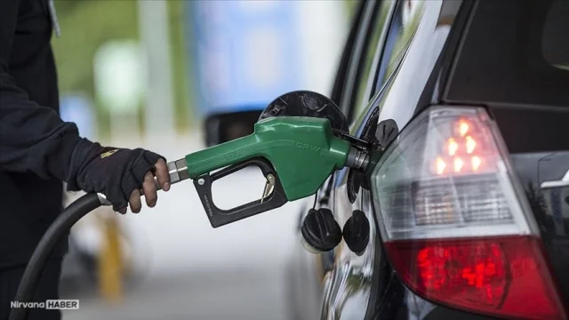 Benzin ve motorin fiyatları yükseliyor: Akaryakıta yeni zam kapıda mı?
