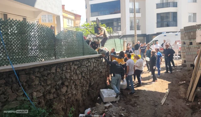 Aksaray'da korkunç kaza! Çatıdan düşen işçinin sırtına demir saplandı
