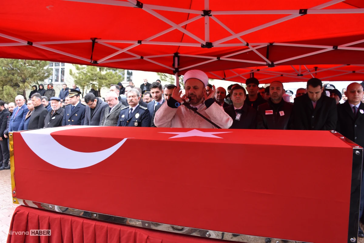 Kazada şehit olan polis memuru, Kırıkkale'de son yolculuğuna uğurlandı