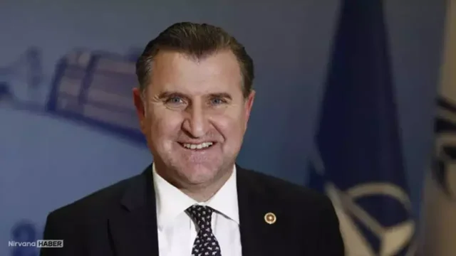 Bakan Bak Süper Lig'e yükselen Erzurumspor FK'yı tebrik etti
