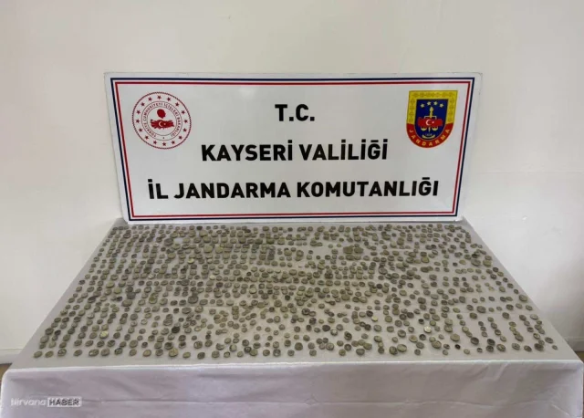 Kayseri'de tarihi eser operasyonunda 1291 adet sikke ele geçirildi