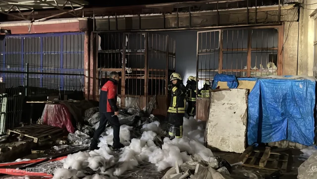 Kayseri'de mobilya atölyesinde çıkan yangın itfaiye ekiplerince söndürüldü