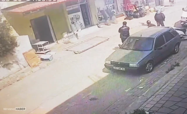Aydın’da halatı kopan demir malzeme yoldan geçen kişinin üzerine düştü