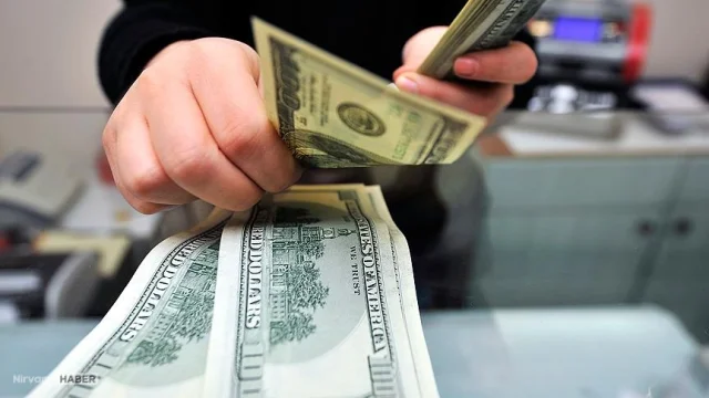 Serbest piyasada döviz kurları hareketli: Dolar ve Euro güne nasıl başladı?