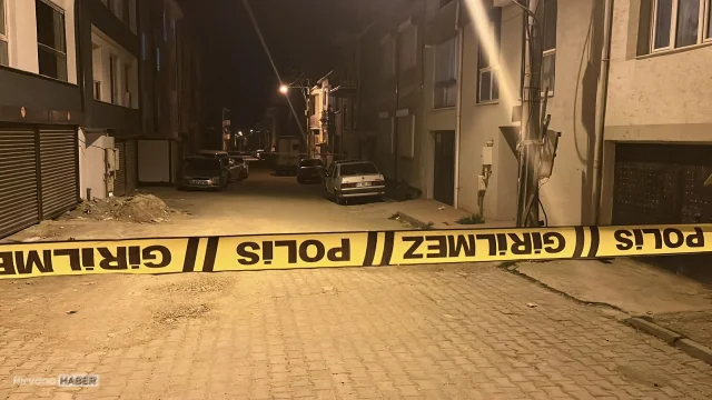 Eskişehir'de gece yarısı, sokak ortasında silahlı kavga çıktı