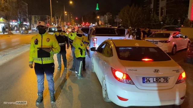 Bursa'da 25 sürücüye 448 bin TL ceza kesildi