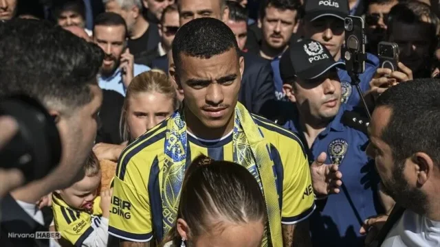 Fenerbahçe'den gövde gösterisi: Yıldız transferler, imzayı attı