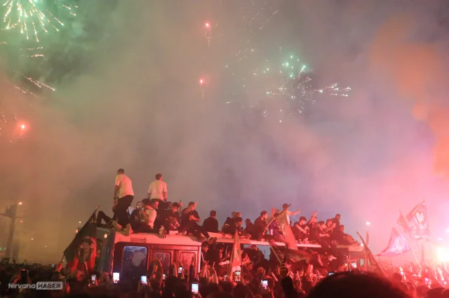 Amedspor'un Süper Lig'e çıkışı Diyarbakır'da kutlandı