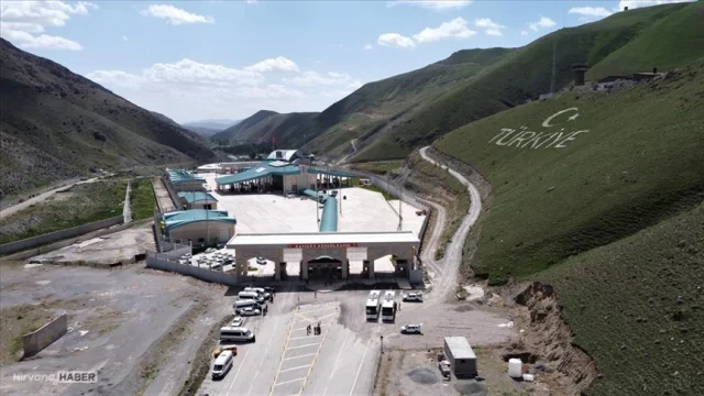 Tahran'dan kaçış başladı: Van - İran sınırında güvenlik artırıldı!