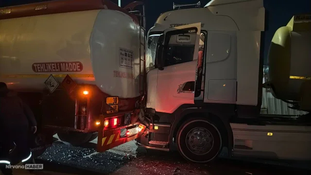 Kocaeli'de tırın çarptığı araçtaki 1 kişi yaralandı
