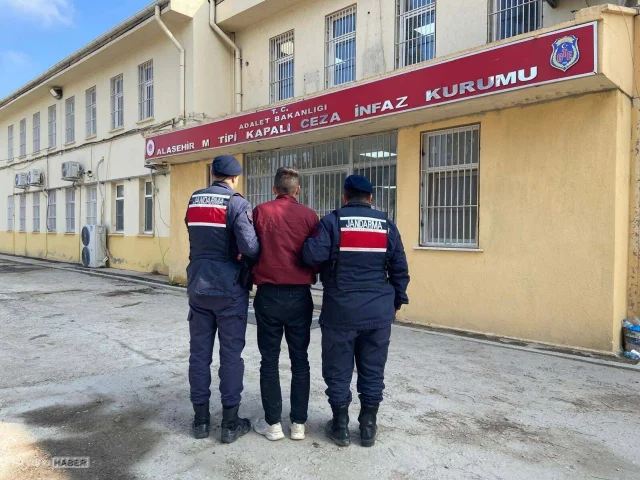 Manisa’da firari hükümlülere operasyon