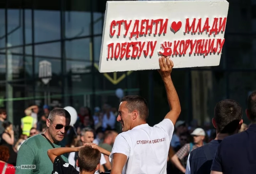 Novi Sad’da büyük protesto: Sırbistan’da erken seçim sesleri yükseliyor