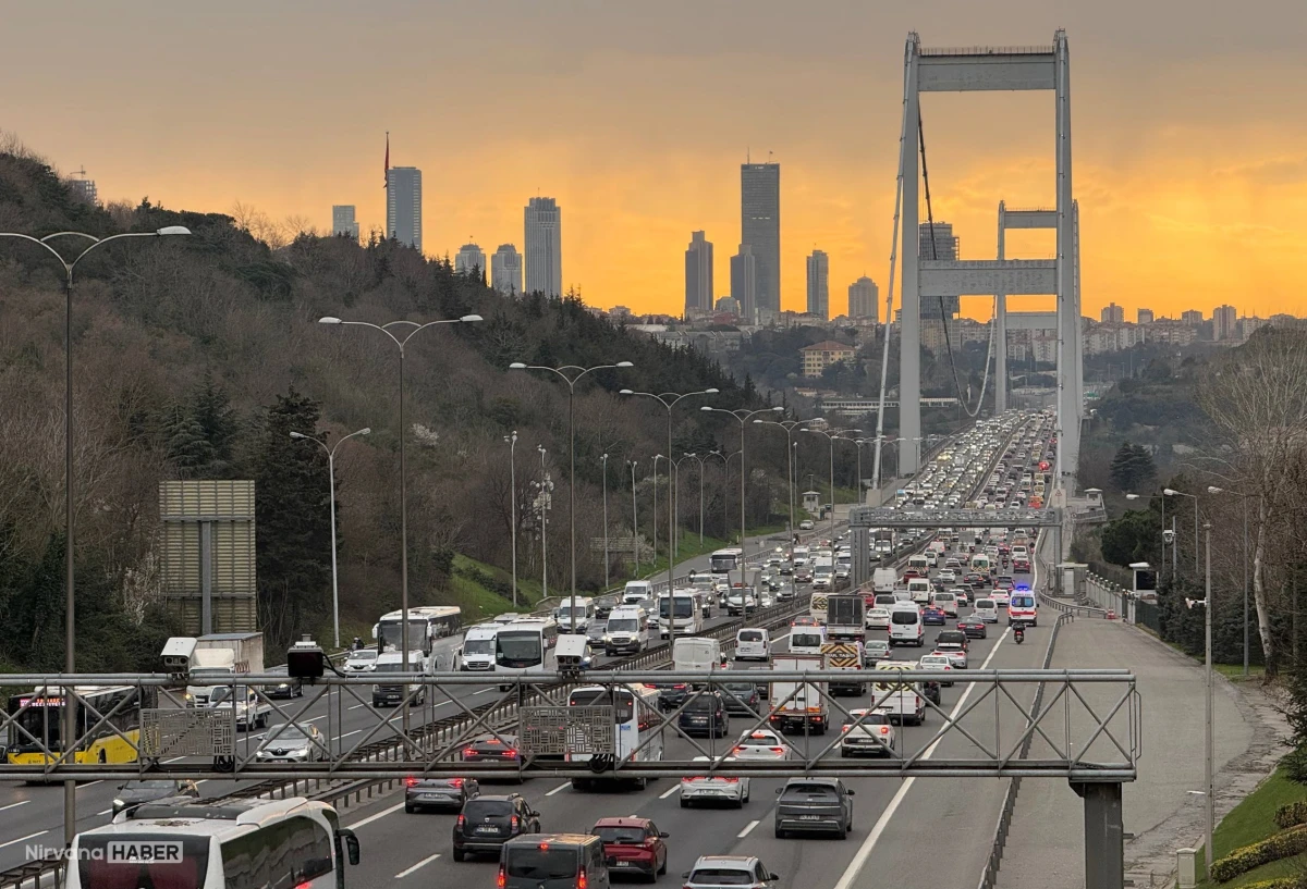 İstanbul'da akşam saatlerinde trafik yoğunluğu yüzde 76'ya çıktı