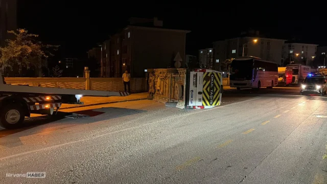 Eskişehir'de servis le otomobil çarpıştı: 7 yaralı