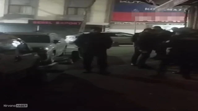 Gaziosmanpaşa’da dehşet: Kız kardeşinin yanındaki genci katletti
