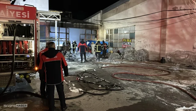Kayseri'de mobilya atölyesinde çıkan yangın itfaiye ekiplerince söndürüldü