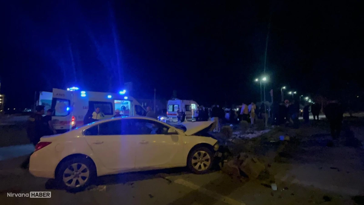 Kayseri'de iki otomobil çarpıştı: 4 kişi yaralandı