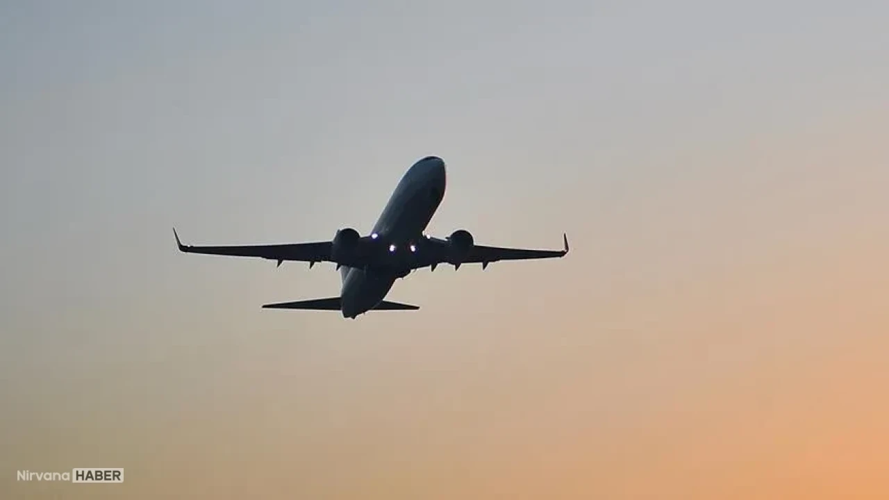 Uçakta sigara içmeye çalıştı, uçak pistten geri döndü