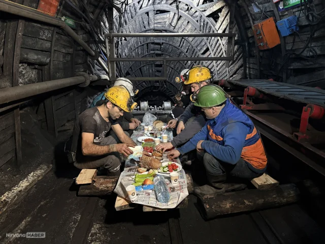 Zonguldak’ta maden işçileri ilk sahuru yerin 120 metre altında yaptı
