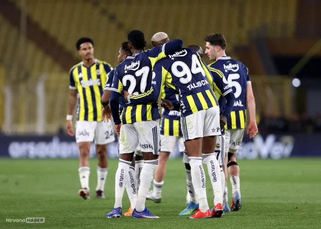 Fenerbahçe Rams Başakşehir'i Talisca'nın golleriyle mağlup etti