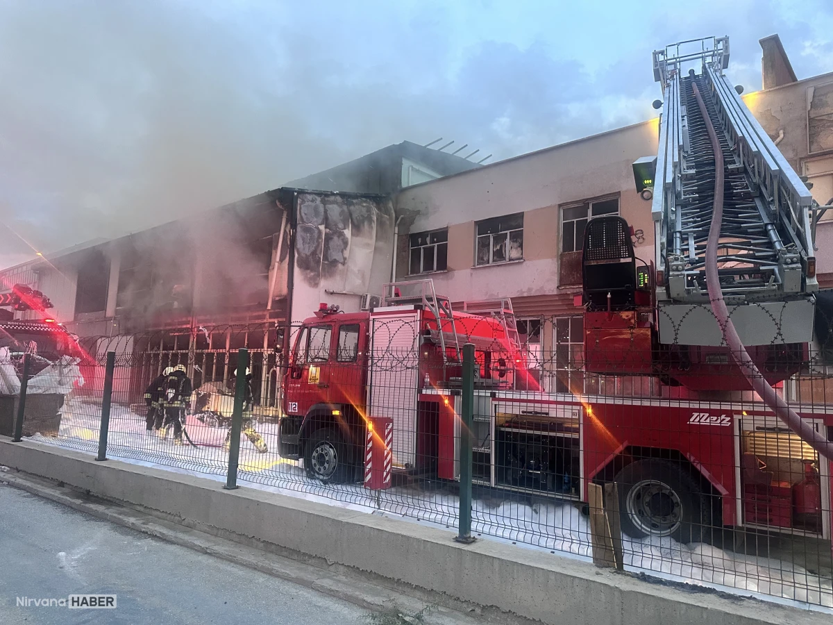 Konya'da yangına müdahale eden itfaiye personeli şehit oldu!