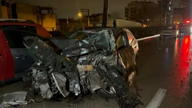 Bursa'da zincirleme kaza: 3 araç birbirine girdi