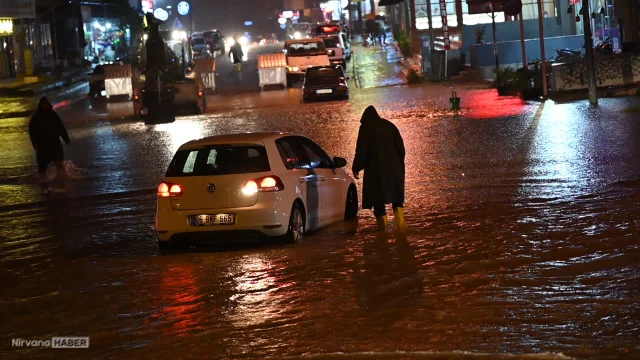 Osmaniye'de sağanak nedeniyle Bülbül Deresi ve Savrun Çayı taştı