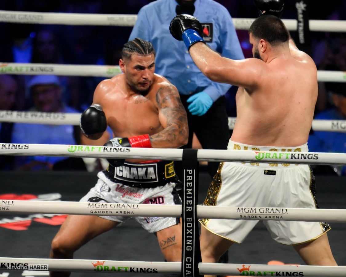 Las Vegas’ta boks gecesi: Hovhannisyan ile Navarro karşı karşıya