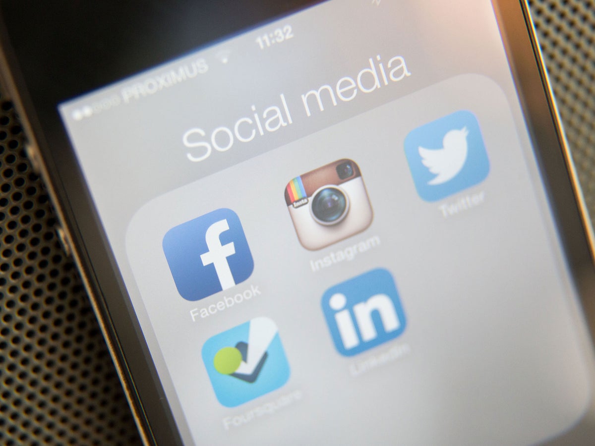 How To Earn A Living As a Social Media Influencer