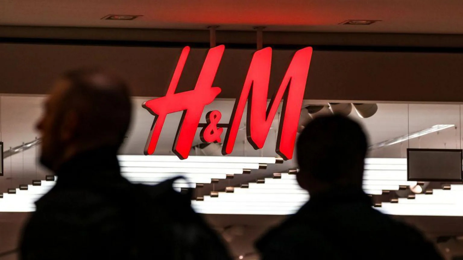 H&M to use digital clones of models in ads and social media