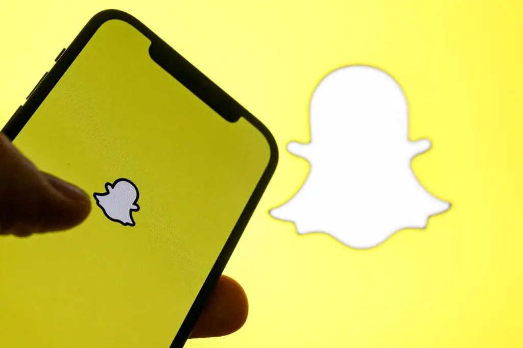 Snapchat Adds Public ‘Topic Chats’ to Expand its Use Case
