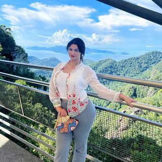 Dora Naziha 