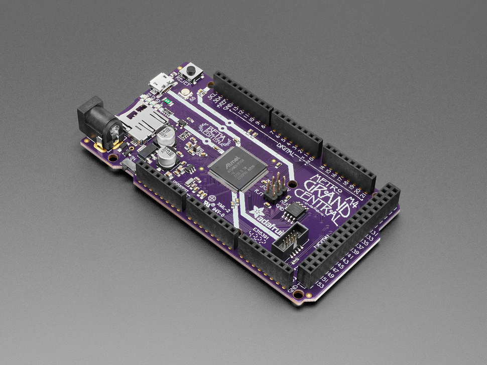Adafruit Grand Central M4 Express