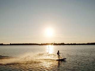 De über VB dag van de EL CID met proeflesjes werd afgesloten met een mooie sunset winch&windsurf sessie!