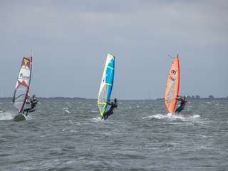 Dikke wind op Ouddorp Haven tijdje terug