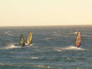 Marc, Jord en Dirk met dikke wind op Guincho!