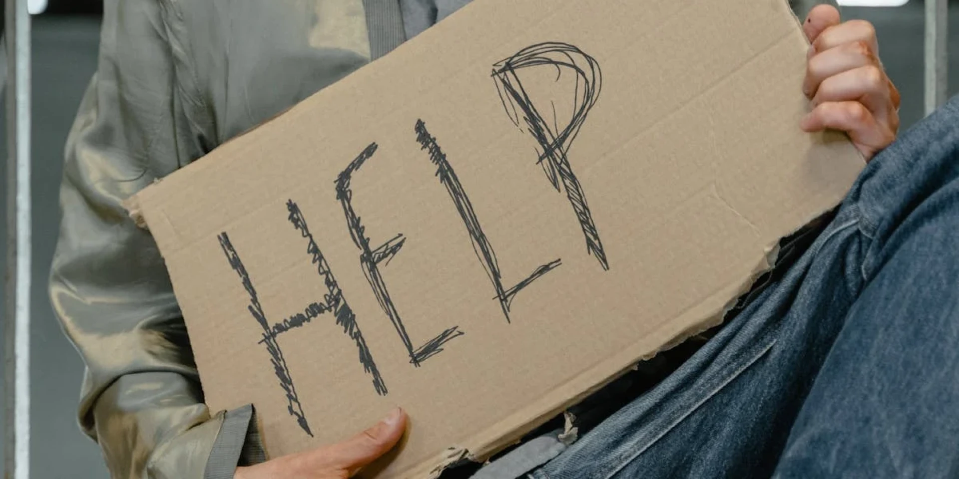 Stigmatisiert, übersehen, gehört: Obdachlose erzählen bei 'Talk mit Mut'  ihre Geschichte