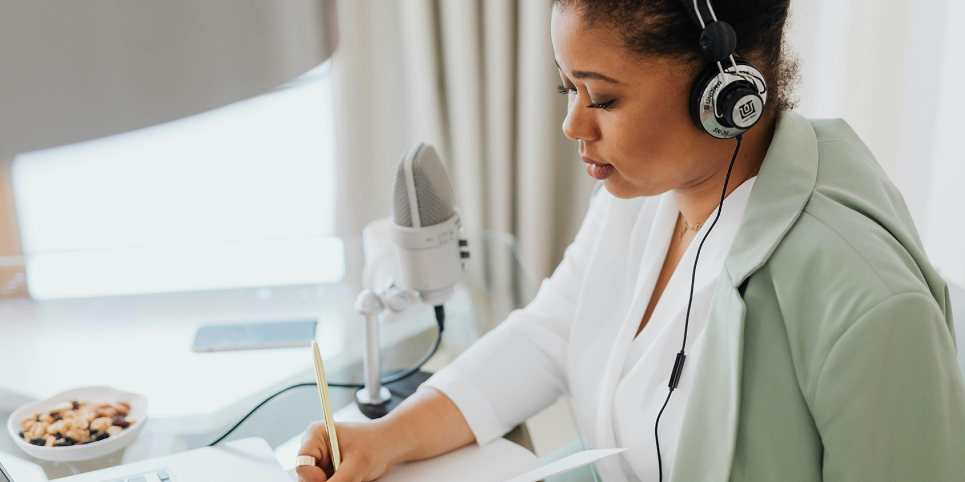 Politik schlägt Comedy - so hört Deutschland Podcasts