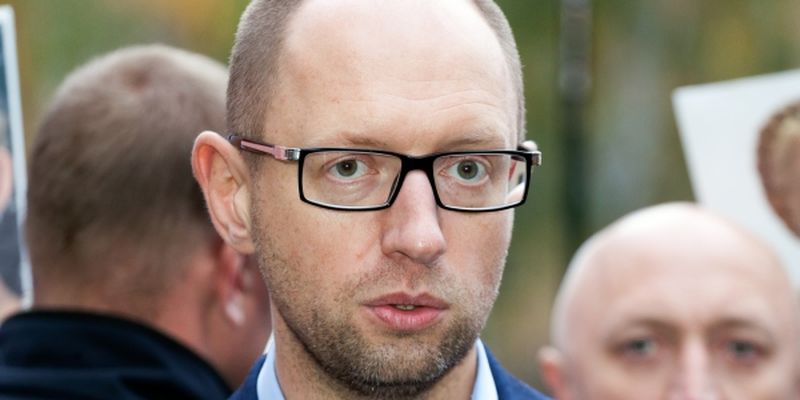 Яценюк пообещал в 2016 году потерю доходов от импортного сбора