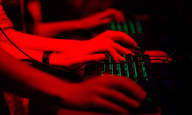 Минобороны России ведет работу над технологиями ведения кибервойны