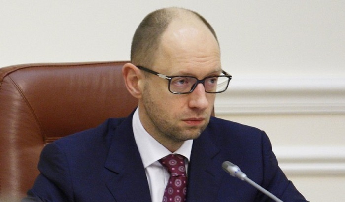 Яценюк наказав терміново почати ремонт пошкоджених опор ЛЕП