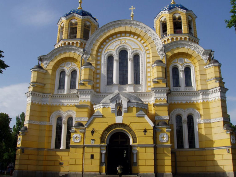 На сколько выросло в Украине число сторонников Украинской православной церкви Киевского патриархата?