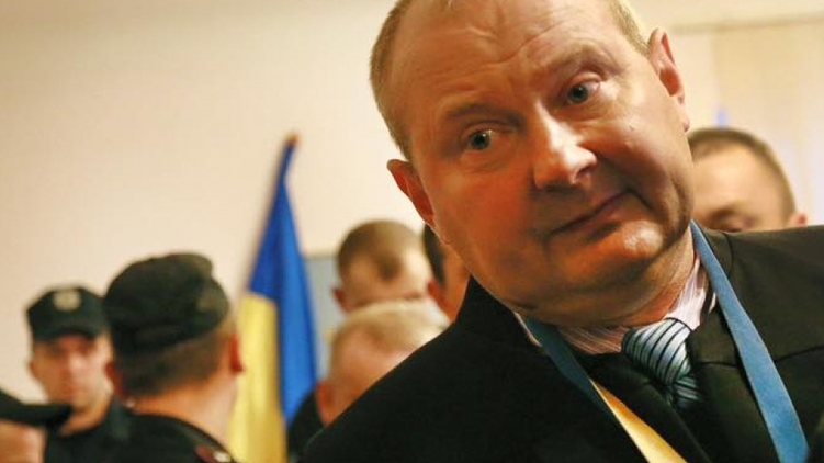 Скандальный судья Чаус не пришел на допрос и исчез, в его доме провели обыски