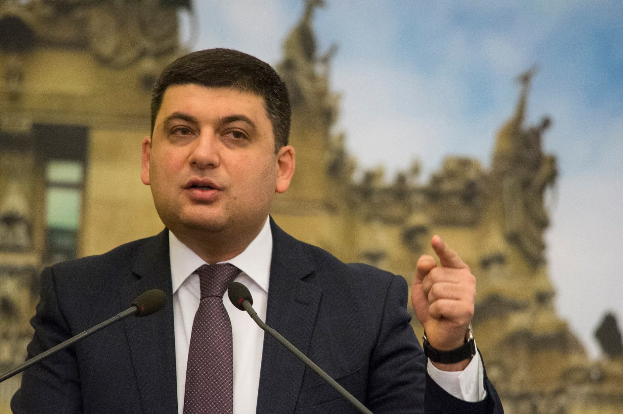 Гройсман считает, что Украина начнет возрождаться через 3-5 лет