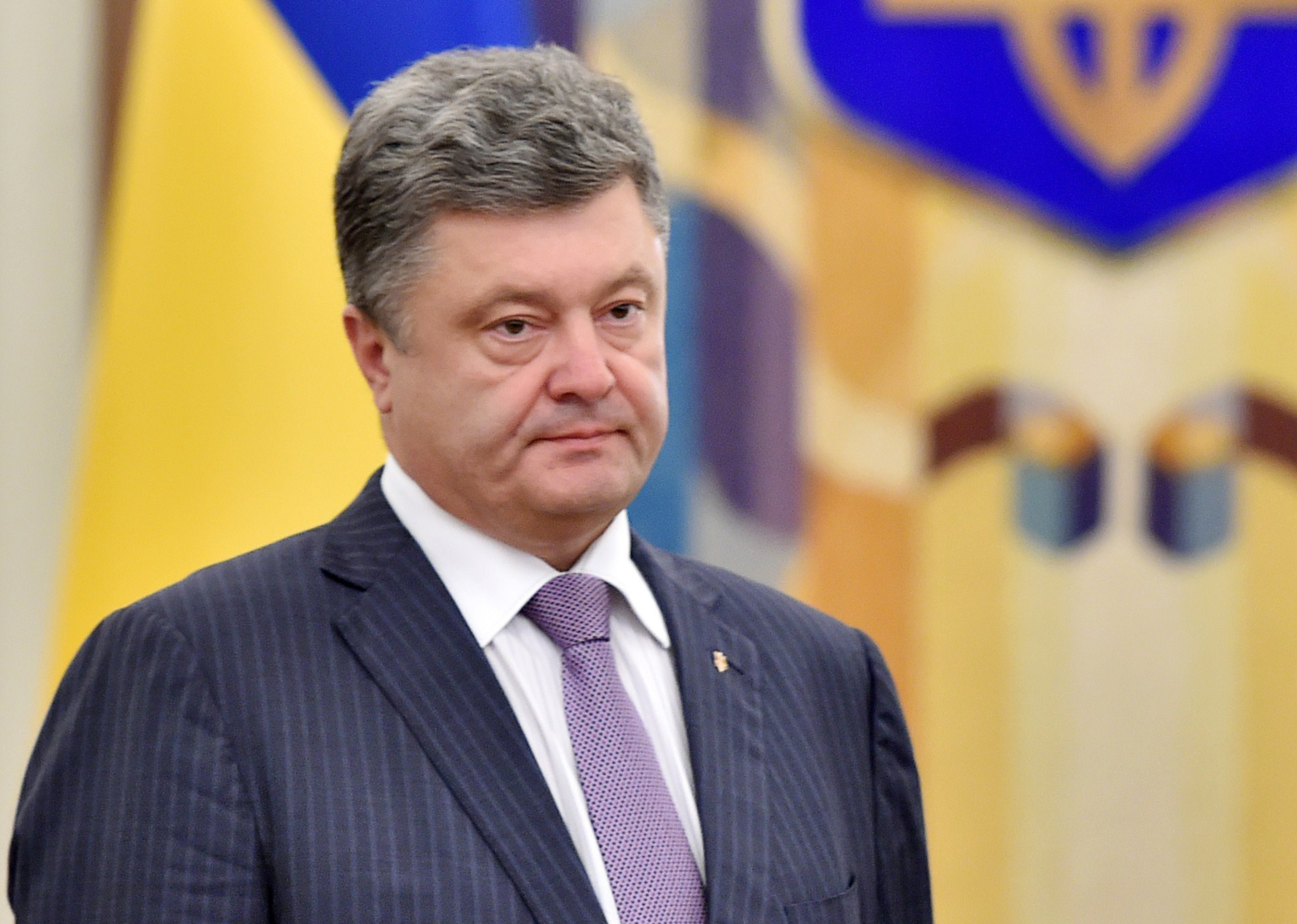 Порошенко вніс в Раду проект закону про захист ошуканих вкладників банків